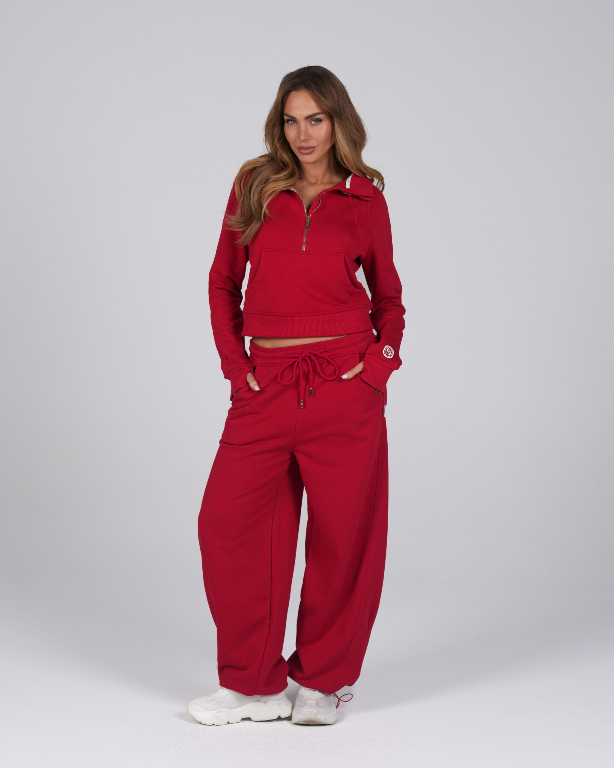 Bluza dresowa kangurek - czerwony